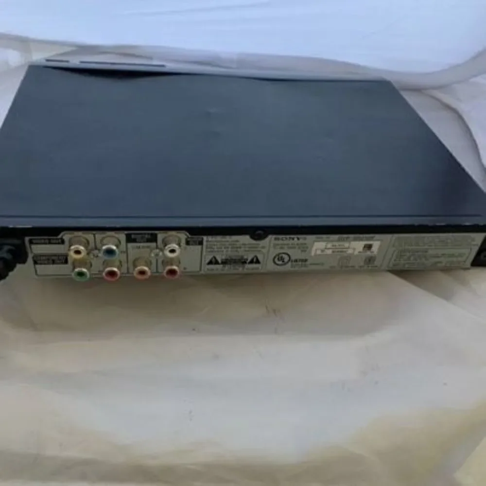 Sony CD/DVD Player Model No. DVP-SR210P No Remote-Tested